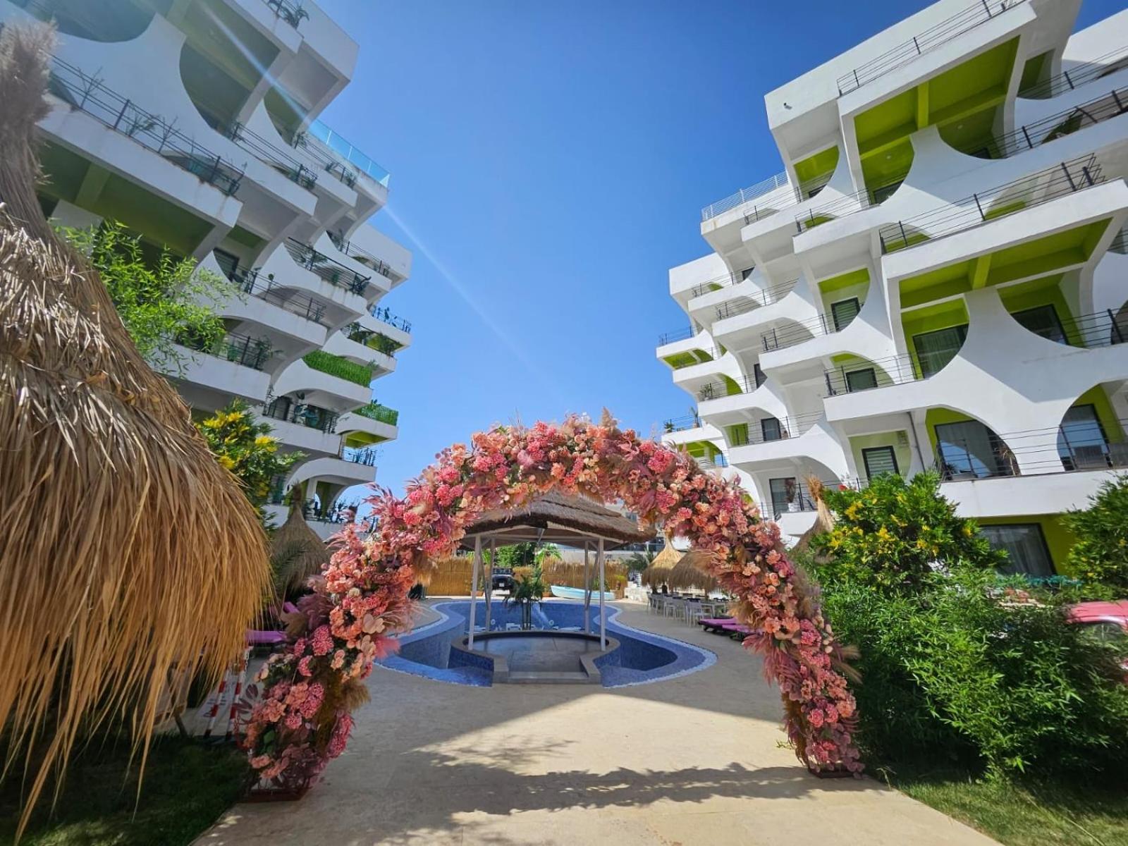 Apartament George Lägenhet Năvodari Exteriör bild